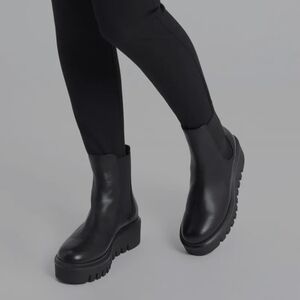 Stuart Weitzman Women's Black Chalet Lug Leather Chelsea Boots